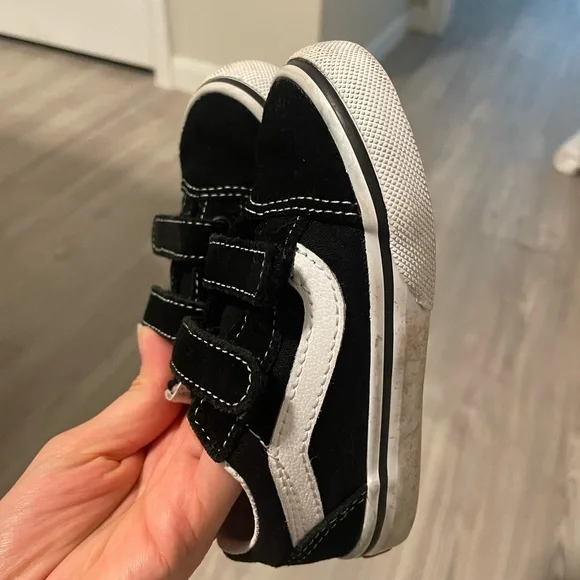 Vans Black Old Skool Velcro Toddler Sneakers 6.5 - Picture 7 of 10